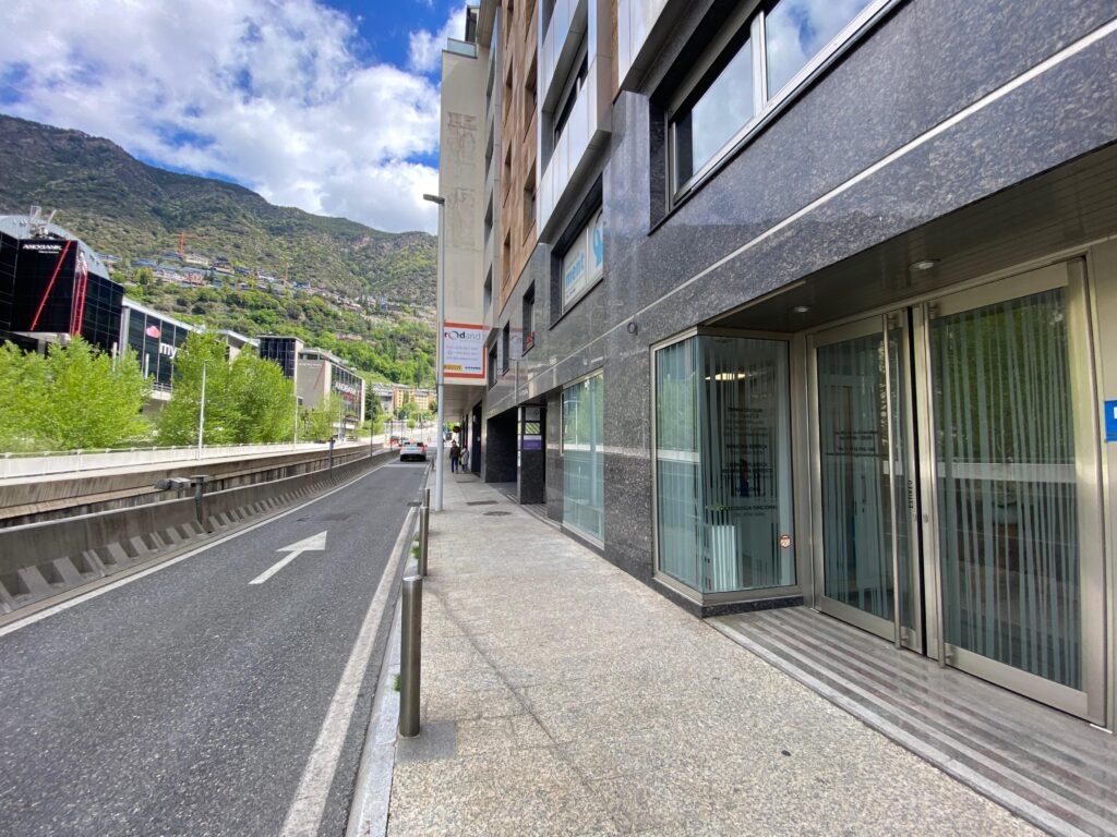 Lloguer local comercial 400m2